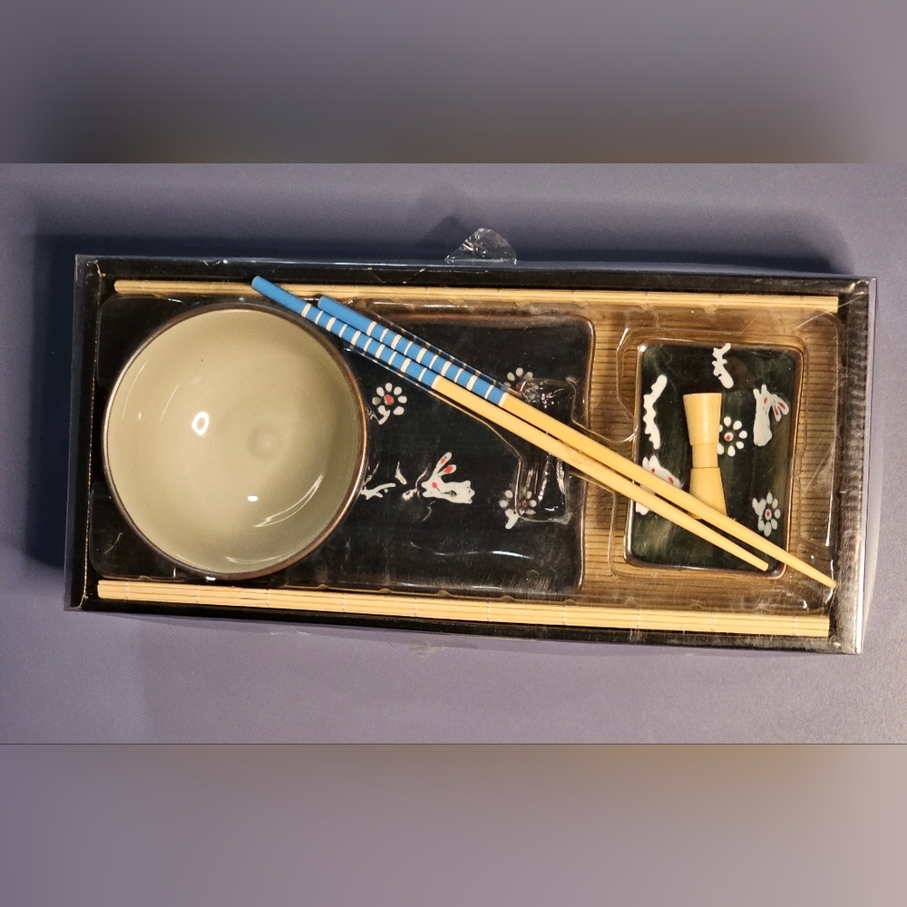 [Vintage Sushi Set] White Rabbits & Flowers on Dark Bluish/Green Ceramic…